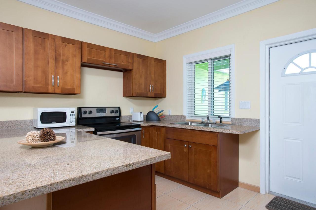 Sir Charles Guest House Palmetto Point Extérieur photo