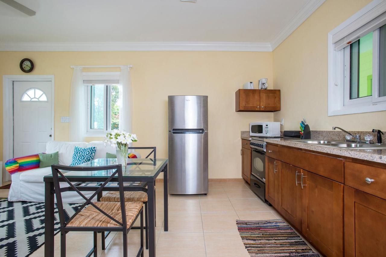 Sir Charles Guest House Palmetto Point Extérieur photo