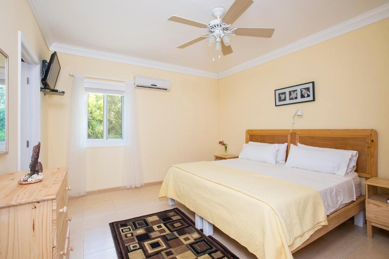 Sir Charles Guest House Palmetto Point Extérieur photo