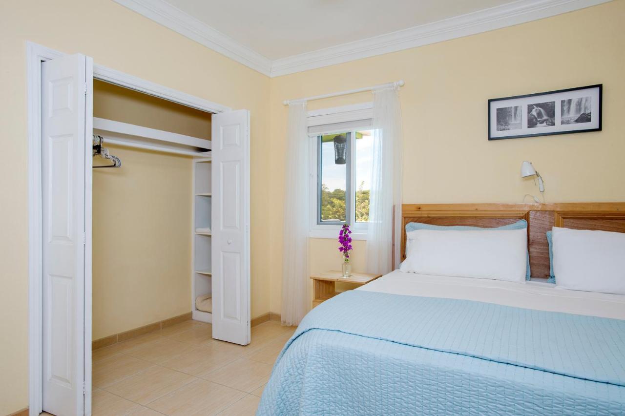 Sir Charles Guest House Palmetto Point Extérieur photo