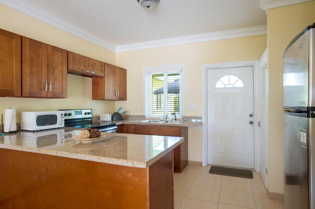 Sir Charles Guest House Palmetto Point Extérieur photo