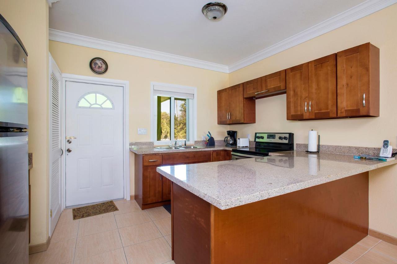 Sir Charles Guest House Palmetto Point Extérieur photo